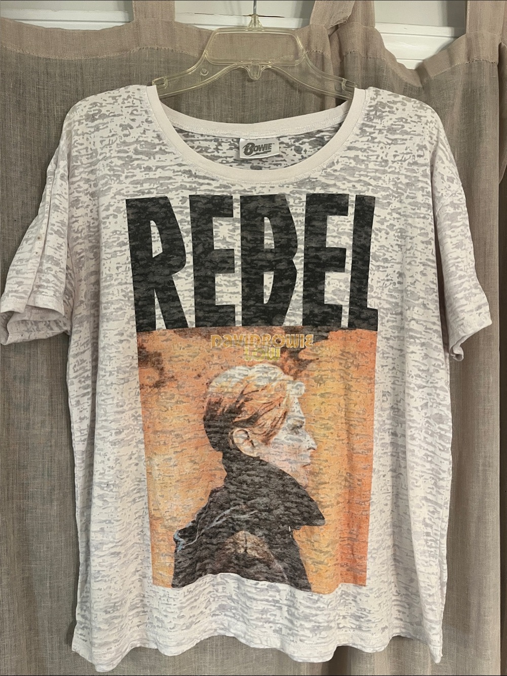 David Bowie 'REBEL' Graphic Tee -sheer, breezy, fun! 🤩 M/L